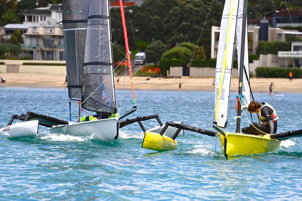 Going for the inside berth around one of the markers, Takapuna Beach © Richard Gladwell www.photosport.co.nz